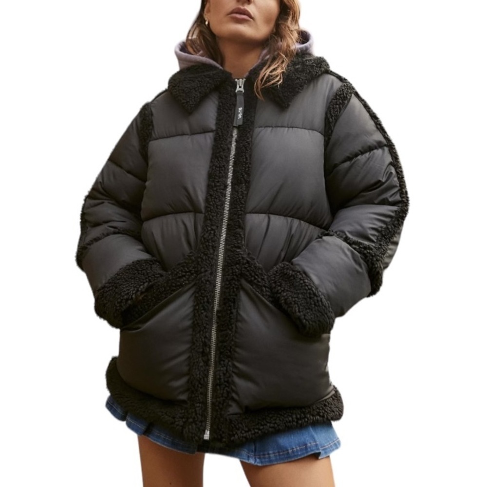 Urban Outfitters Borg Trim Puffer Jacket in Black Size Small